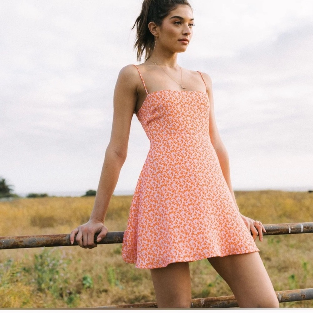 Resa Floral Spaghetti Strap Dress. Orange/Pink Summerland print. NWT. Size M.